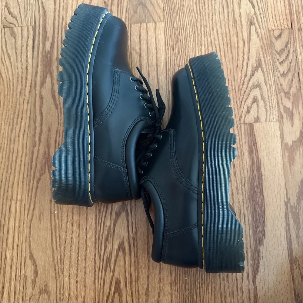 8053 Leather Platform Casual Shoes - Women’s Size 10 (Like New/Rarely Worn) - Picture 7 of 12